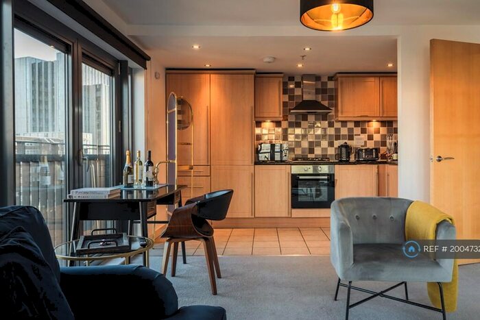 2 Bedroom Flat To Rent In Kent Road, Glasgow, G3