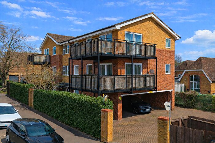 2 Bedroom Flat For Sale In Berry Lane, Rickmansworth, Hertfordshire, WD3