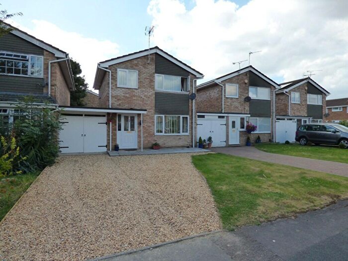 3 Bedroom Detached House To Rent In Cole Close, Covingham, Swindon, SN3