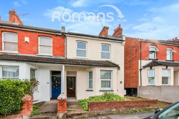 2 Bedroom Maisonette To Rent In St. Georges Road, Aldershot, GU12