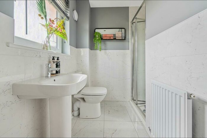 3 Bedroom Semi-Detached House For Sale In Woodfarm Cl, Dalry Rd, Kilwinning K, A13