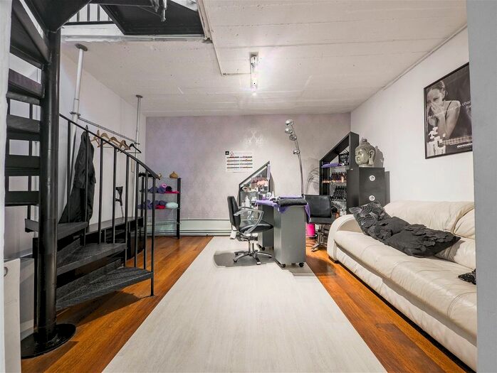 Retail Premises To Rent In Westgate, Ripon, HG4