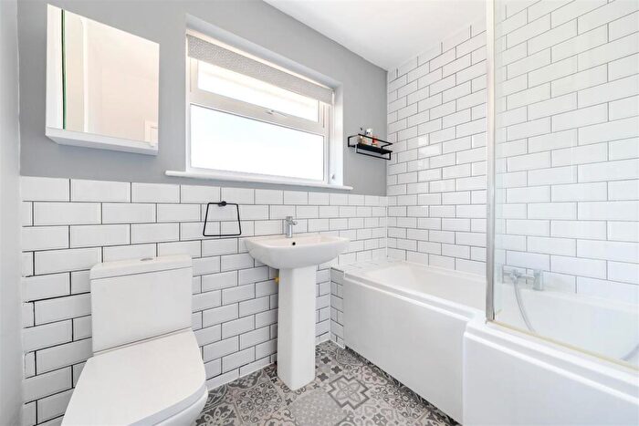 2 Bedroom Detached Bungalow For Sale In Everest Road, Rugby, CV22
