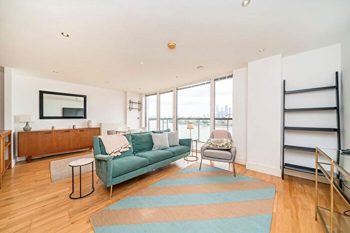 2 Bedroom Flat For Sale In Dowells Street, London, SE10