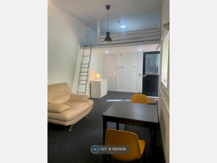 Studio To Rent In Bowmont Gardens, Glasgow, G12