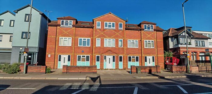 1 Bedroom Flat For Sale In Crossbrook Street, Cheshunt, Waltham Cross, EN8