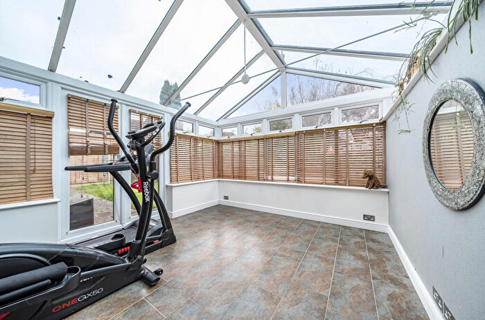 4 Bedroom Detached House For Sale In Sword Gardens, Rushy Platt, Swindon, SN5