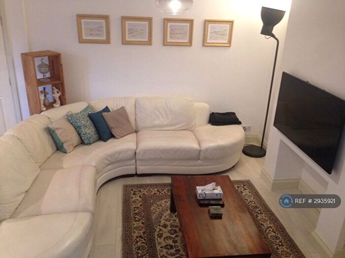 4 Bedroom Semi-Detached House To Rent In Severn St, Lincoln, LN1