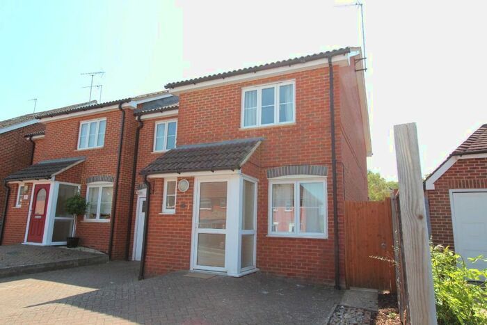 4 Bedroom Semi-Detached House To Rent In Glebe Road, Purley On Thames RG8