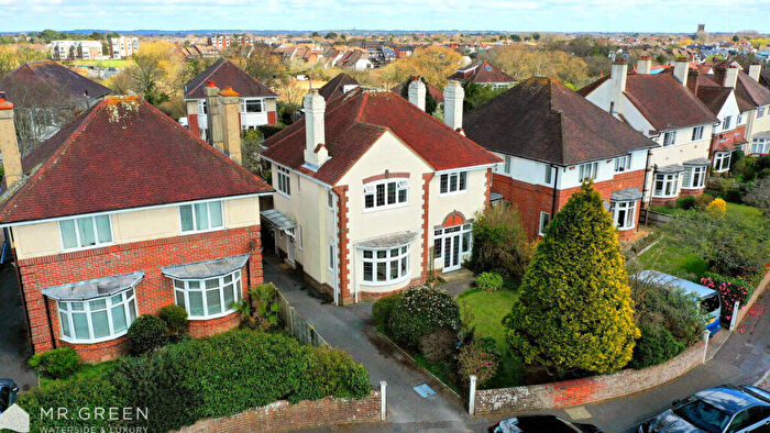 3 Bedroom Detached House For Sale In Donnelly Road, Southbourne, Bournemouth, BH6