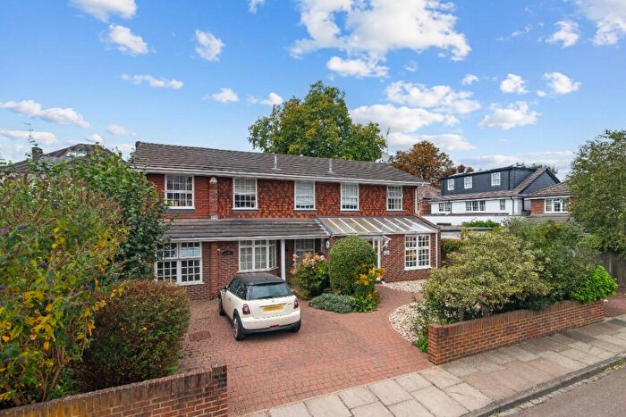 5 Bedroom Detached House For Sale In Holly House, Vicarage Drive, SW14