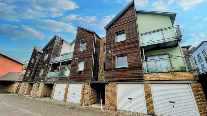 1 Bedroom Flat To Rent In Quayside Drive, Colchester, Essex, CO2