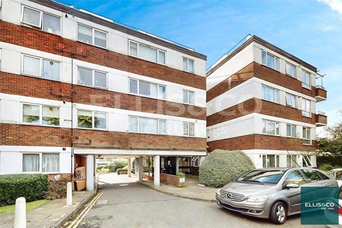 1 Bedroom Apartment To Rent In Charlton Lodge, Temple Fortune Lane, NW11