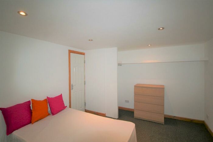 8 Bedroom Terraced House To Rent In Davenport Avenue, Withington, Manchester, M20