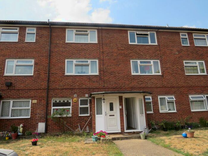 2 Bedroom Apartment To Rent In Berkeley Close, Ware, SG12