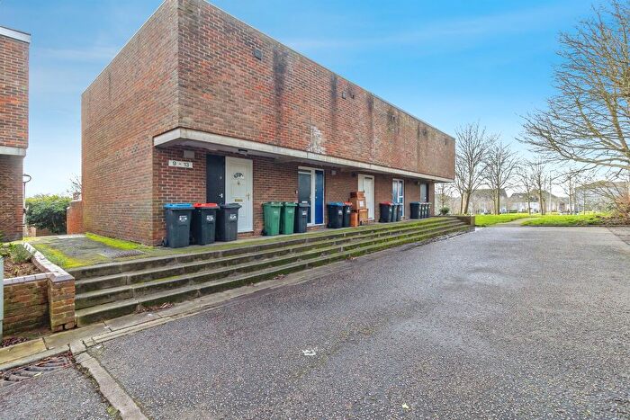 1 Bedroom Terraced House For Sale In Old Groveway, Milton Keynes, MK6