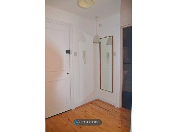 1 Bedroom Flat To Rent In Greencroft Gardens, London, NW6