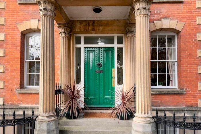 2 Bedroom Flat To Rent In Dowry Square, Bristol, BS8