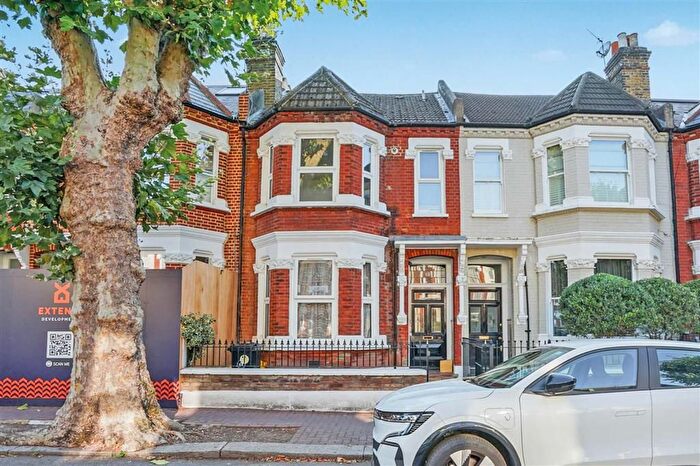 1 Bedroom Maisonette For Sale In Melody Road, Wandsworth, London, SW18