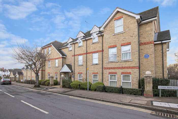 2 Bedroom Apartment To Rent In Lower Park Road, Loughton, Essex, IG10