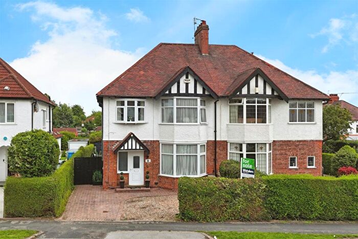 5 Bedroom Semi-Detached House For Sale In Anlaby Park Road North, Hull, HU4