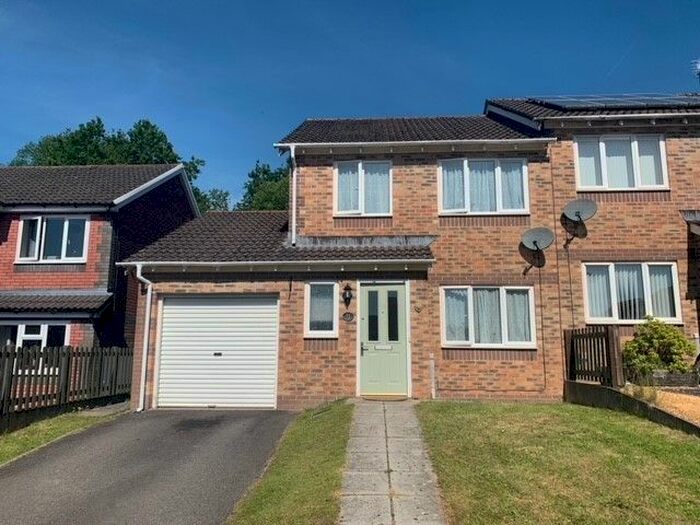 3 Bedroom Property To Rent In Clos Dyfodwg, Llantwit Fardre, Pontypridd, CF38