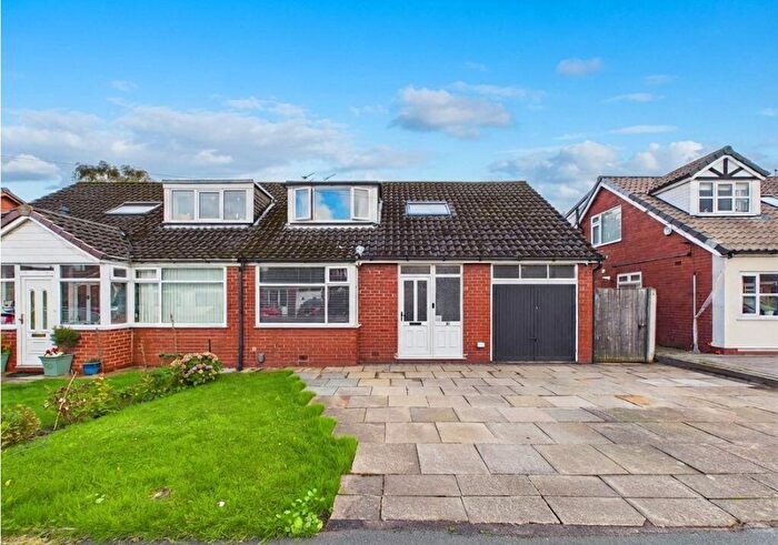 3 Bedroom Semi Detached House For Sale In Harbourne Avenue, Worsley, Manchester, M28