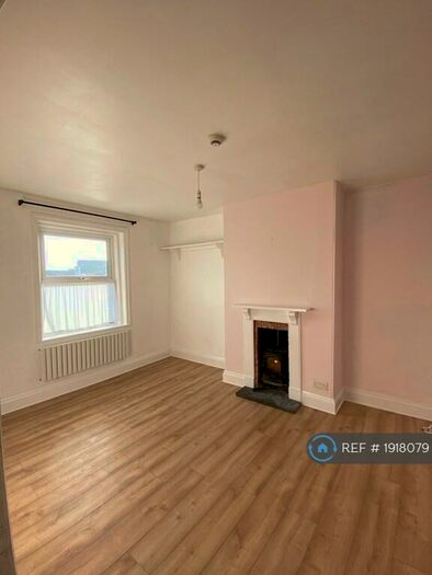 1 Bedroom Flat To Rent In Old Tiverton Road, Exeter, EX4