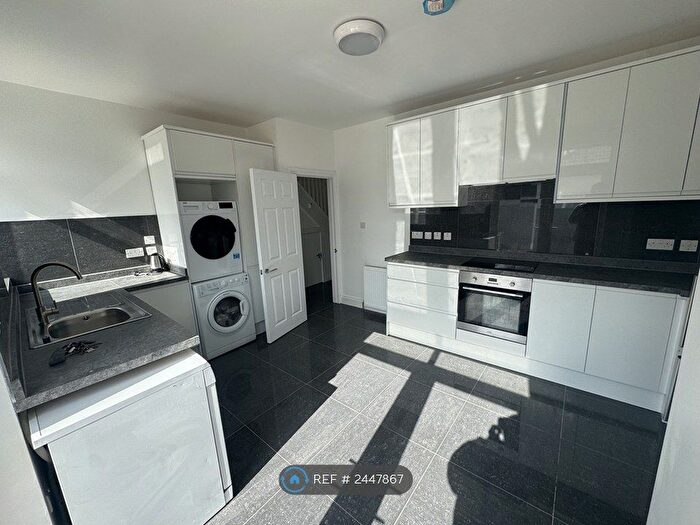 4 Bedroom Semi-Detached House To Rent In Fir Tree Avenue, Mitcham, CR4