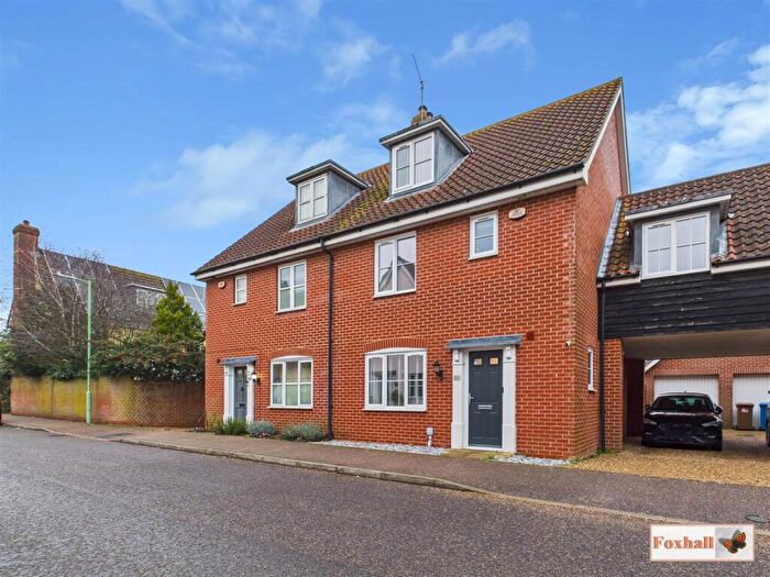 4 Bedroom Semi Detached House For Sale In Curtis Way, Kesgrave, Ipswich, IP5