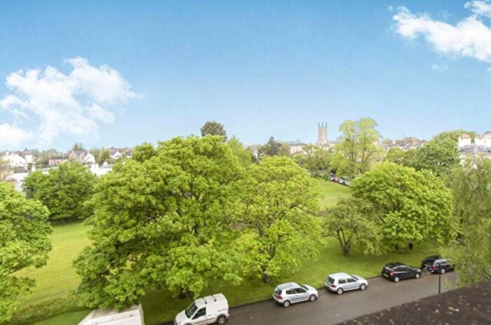 1 Bedroom Flat For Sale In Lansdown Crescent, Cheltenham, Gloucestershire, GL50