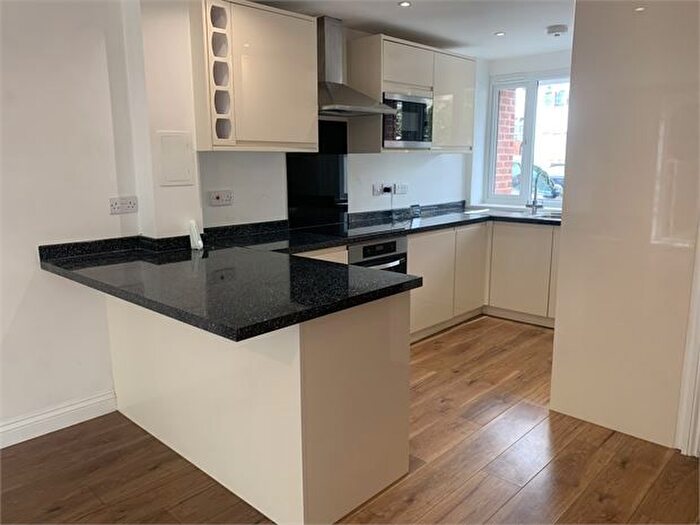 3 Bedroom End Of Terrace House To Rent In Rosedene Avenue, Streatham, London, SW16