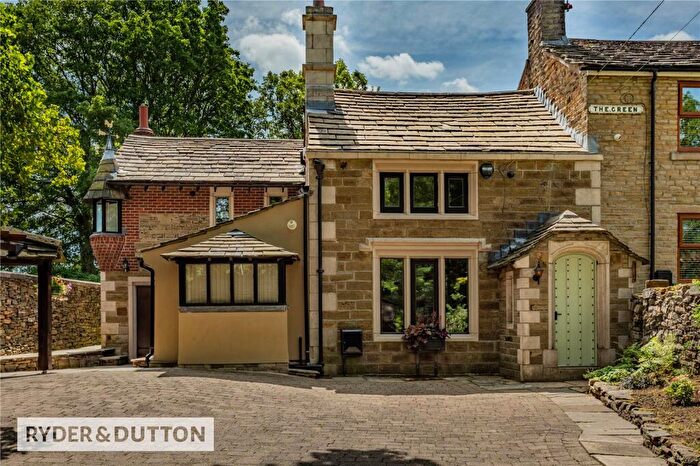 4 Bedroom Semi-Detached House For Sale In Edenfield Road, Norden, Rochdale, Greater Manchester, OL11