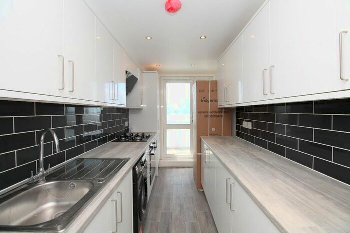 2 Bedroom Maisonette To Rent In Sleaford House, Fern Street, Bow, E3