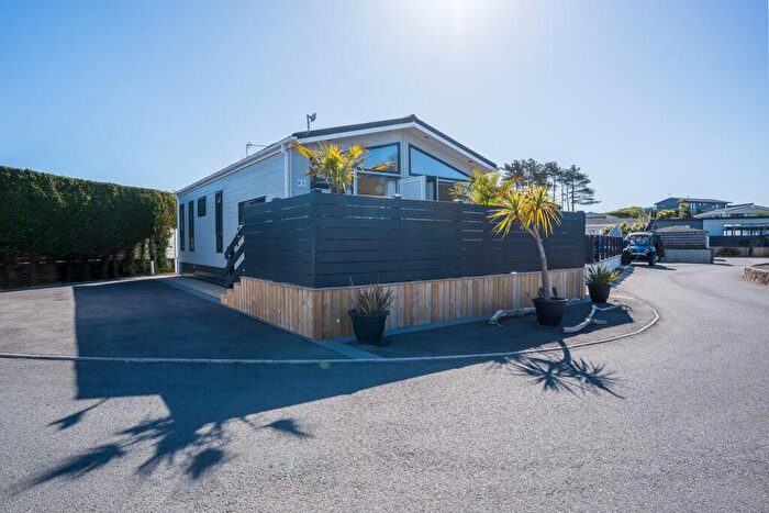 3 Bedroom Park Home For Sale In Abersoch, Pwllheli, LL53