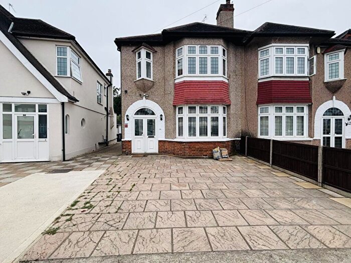 3 Bedroom House To Rent In Burleigh Gardens, Southgate, N14