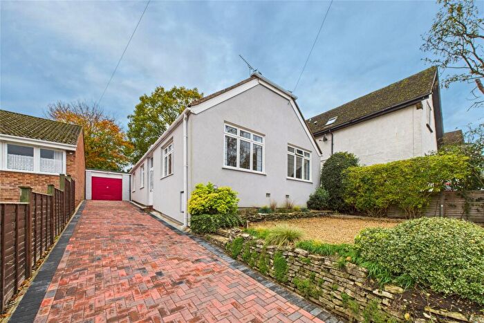 4 Bedroom Bungalow For Sale In Waverley Road, Farnborough, Hampshire, GU14