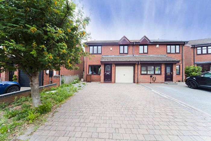 3 Bedroom Semi-Detached House For Sale In Ashwood Close, Hartlepool, TS27
