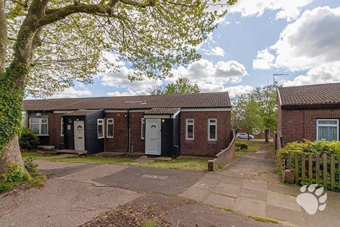 3 Bedroom End Terrace House For Sale In Ryedene, Vange, SS16