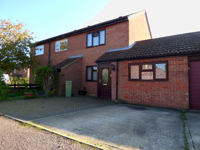 3 Bedroom House To Rent In Two Mile Ash, Denmead, Milton Keynes, MK8