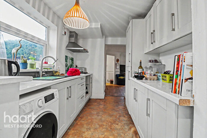 3 Bedroom Semi-Detached House For Sale In Green Platt, Nottingham, NG12