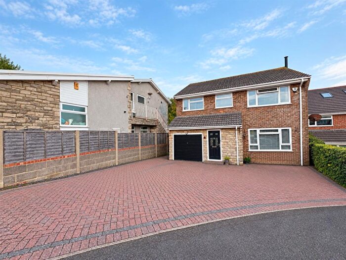 4 Bedroom Detached House For Sale In Hornbeam Close, Southill, DT4