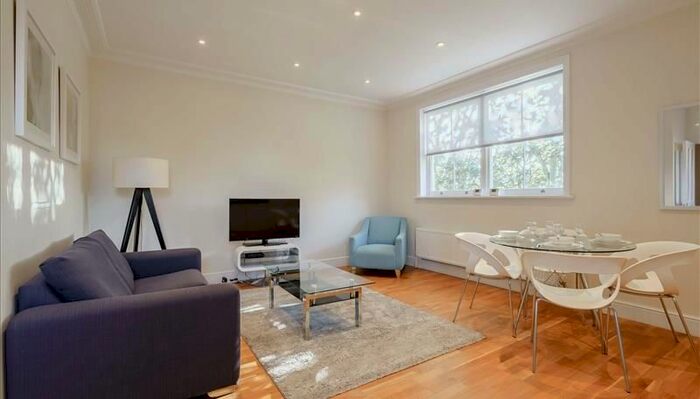 2 Bedroom Flat To Rent In Hamlet Gardens, Hammersmith, W6