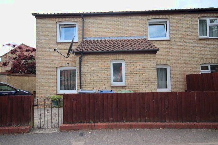 3 Bedroom Property To Rent In Thorpe Way, Cambridge, CB5