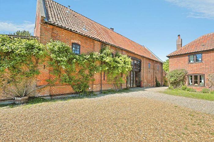3 Bedroom Barn Conversion For Sale In Rectory Lane, Mulbarton, Norwich, NR14