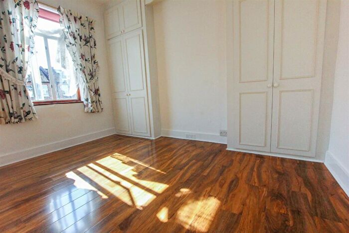 3 Bedroom House To Rent In Arnos Grove, N11