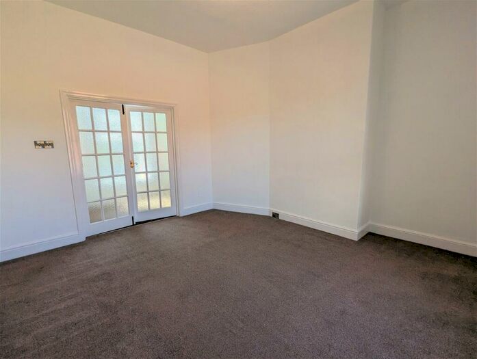 2 Bedroom Apartment To Rent In Lord Street West, Southport, Merseyside, PR8