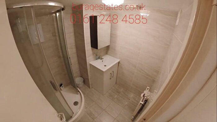 3 Bedroom Flat To Rent In Parsonage Road, Bed, Manchester, M20