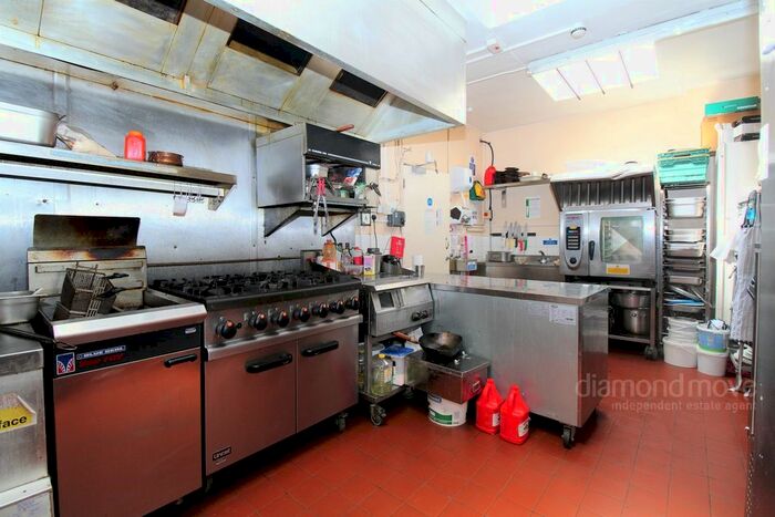 Property To Rent In Bath Road, Hounslow, TW4