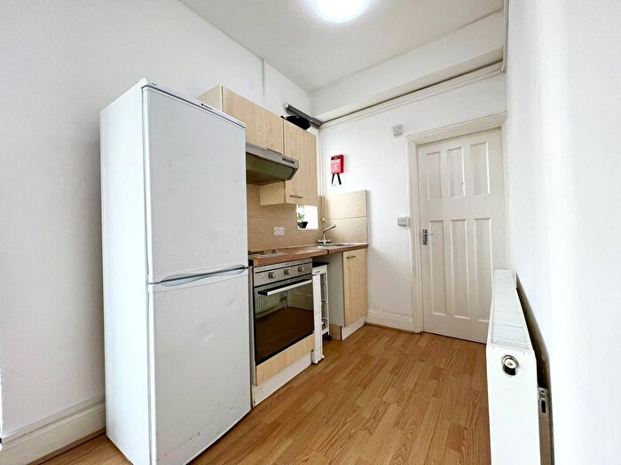 Studio To Rent In Burnside Road, Dagenham, Essex, RM8